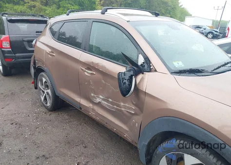 2016 Hyundai Tucson Sport z USA, uszkodzony, nr VIN KM8J3CA25GU203459